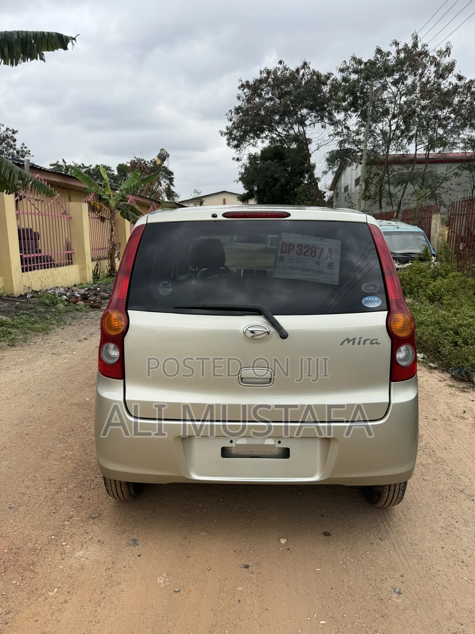 Daihatsu Mira 2011 Gold
