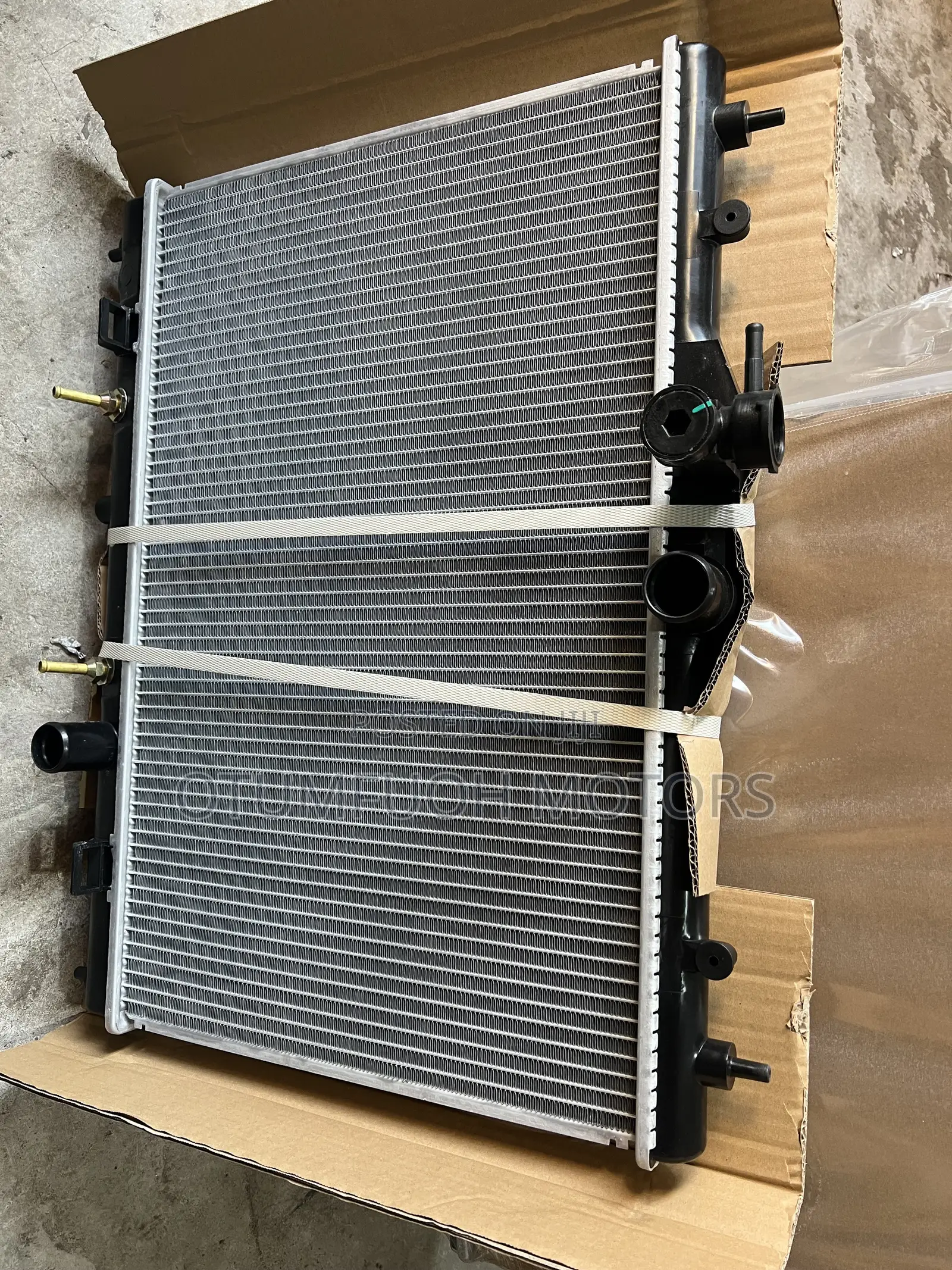 Nissan Versa 2008 2009 2010 Water Tank (Radiator)
