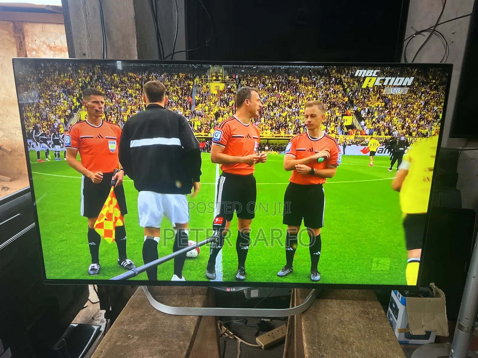 Frameless LG 49 Smart 4K TV