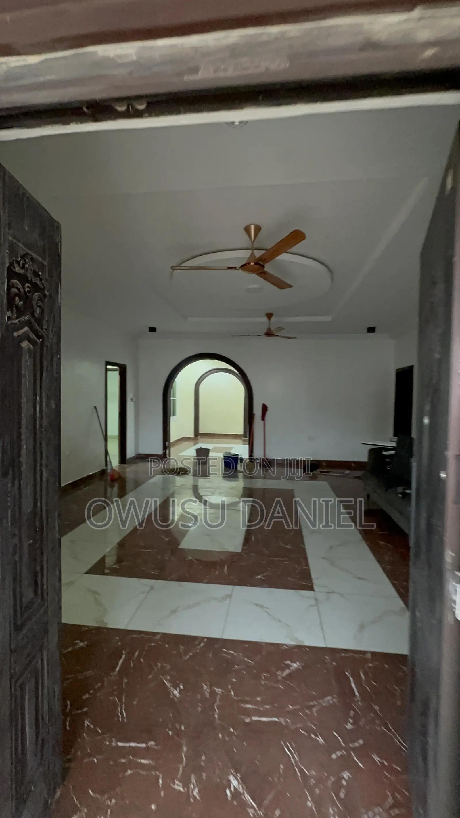 3bdrm Apartment in Parkoso, Asokore Mampong Municipal for rent