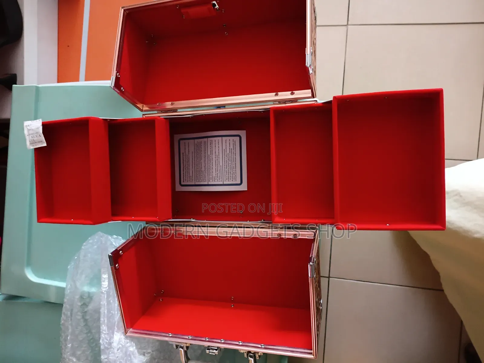 Premium Makeup Box / Cosmetic Storage Case for Sale