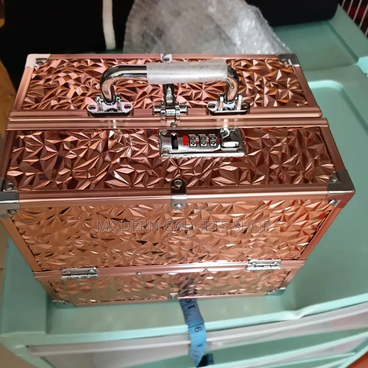 Premium Makeup Box / Cosmetic Storage Case for Sale