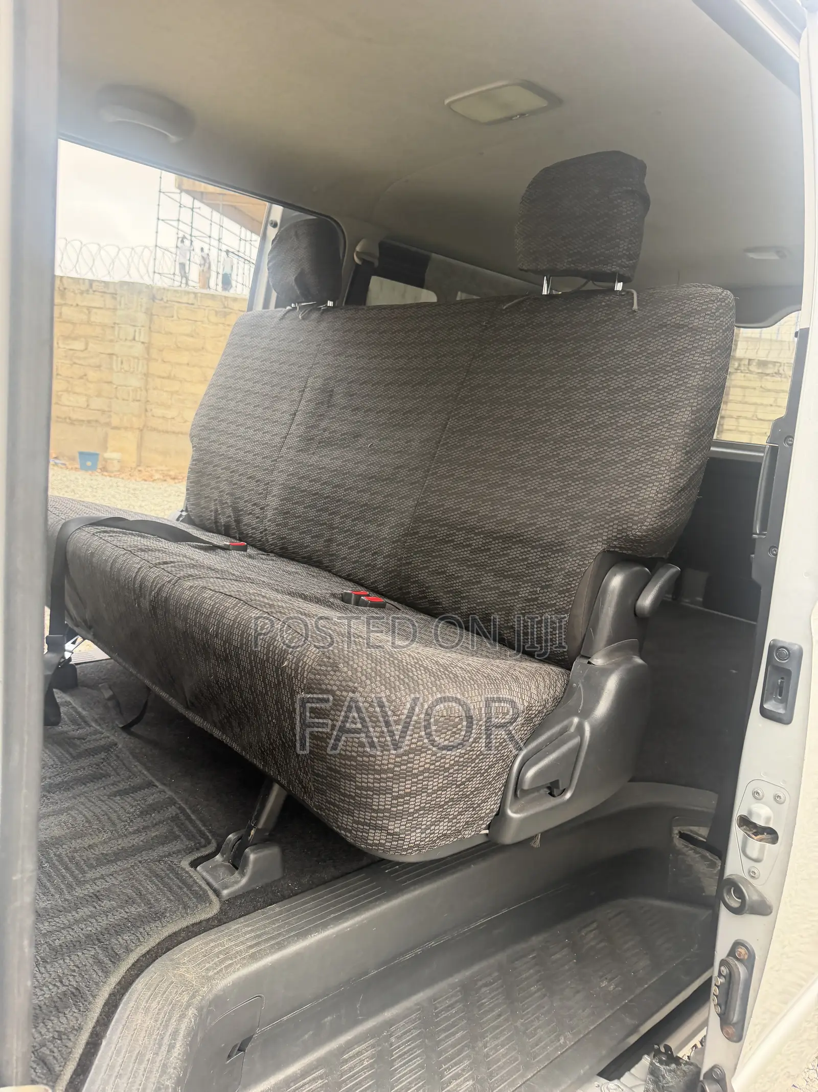 Toyota HiAce 2014 Silver