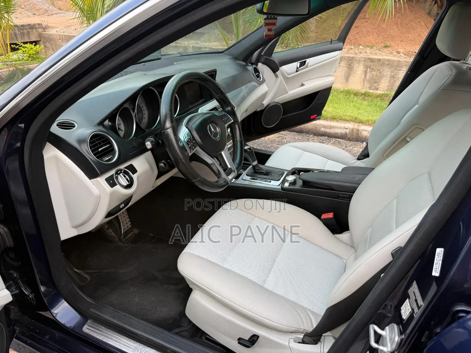 Mercedes-Benz C250 2014 Blue