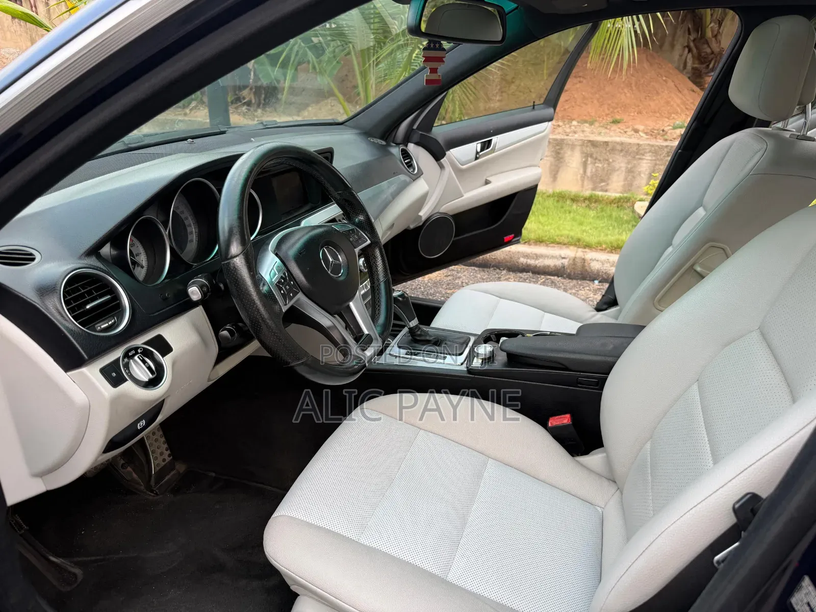 Mercedes-Benz C250 2014 Blue