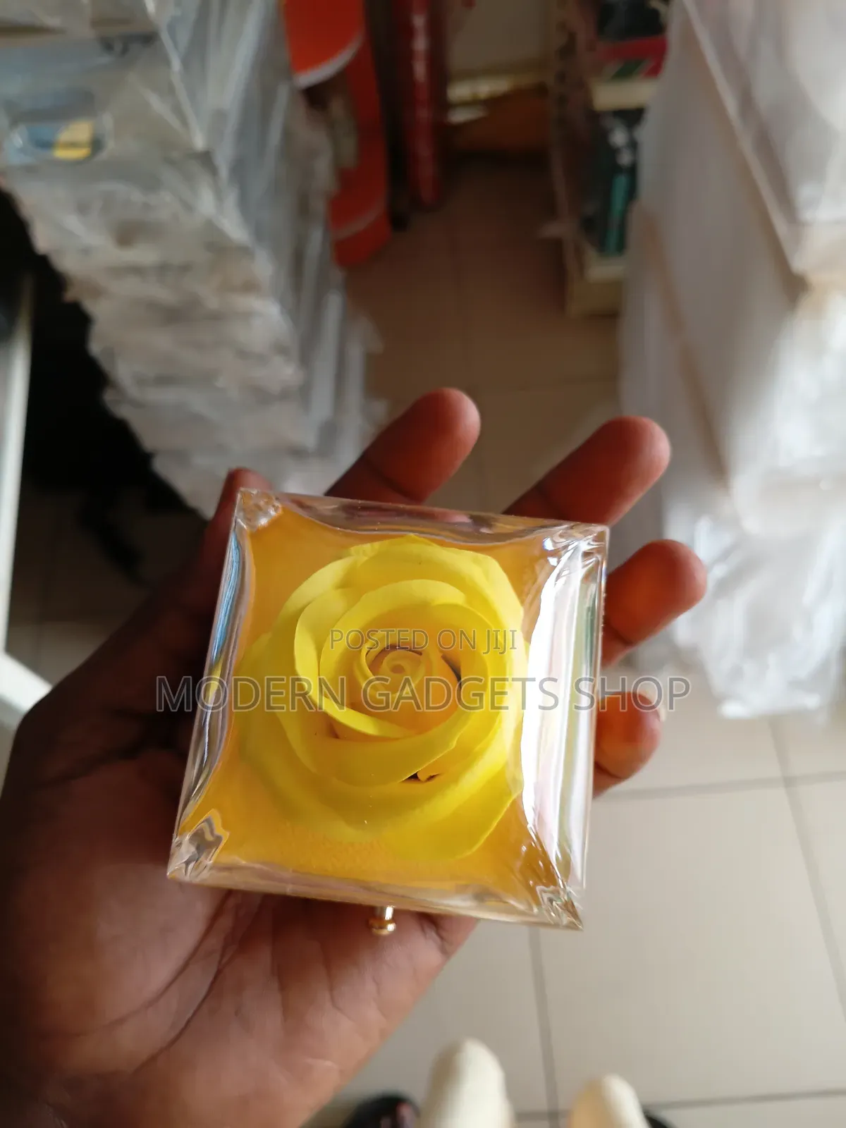 Luxury Ring Gift Box – Beautiful Rose Display Box