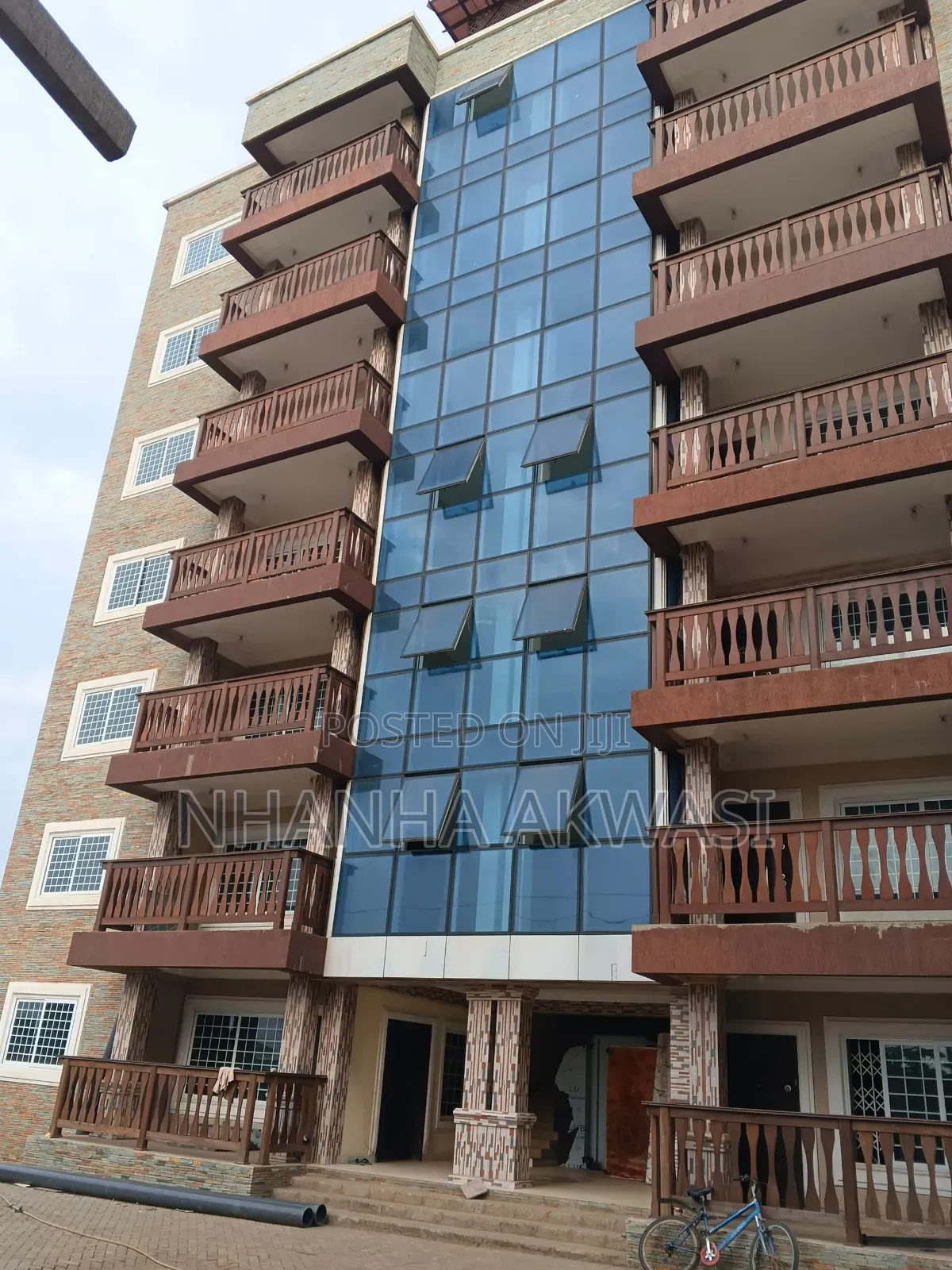3bdrm Apartment in Lashibi, Sakumono for rent