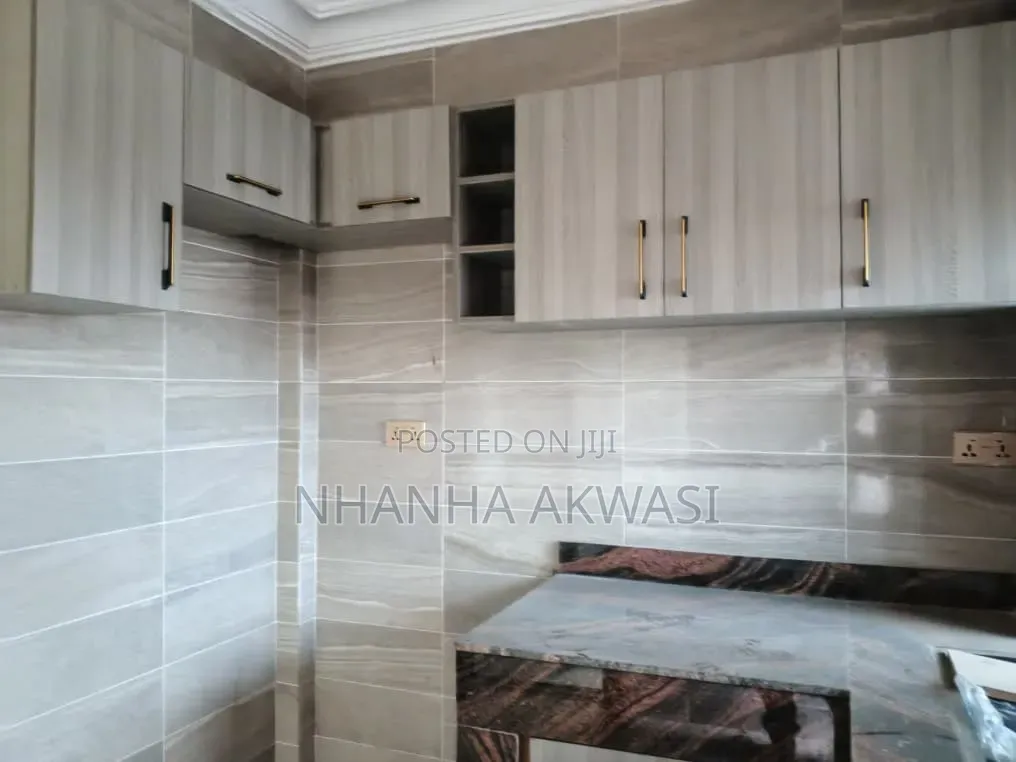 3bdrm Apartment in Lashibi, Sakumono for rent