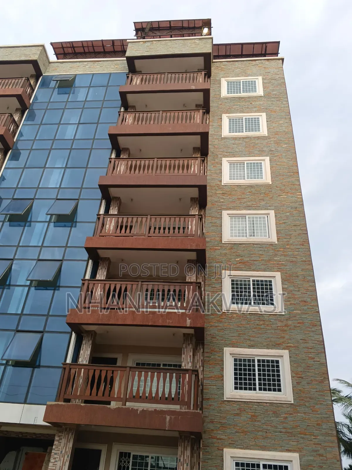 3bdrm Apartment in Lashibi, Sakumono for rent