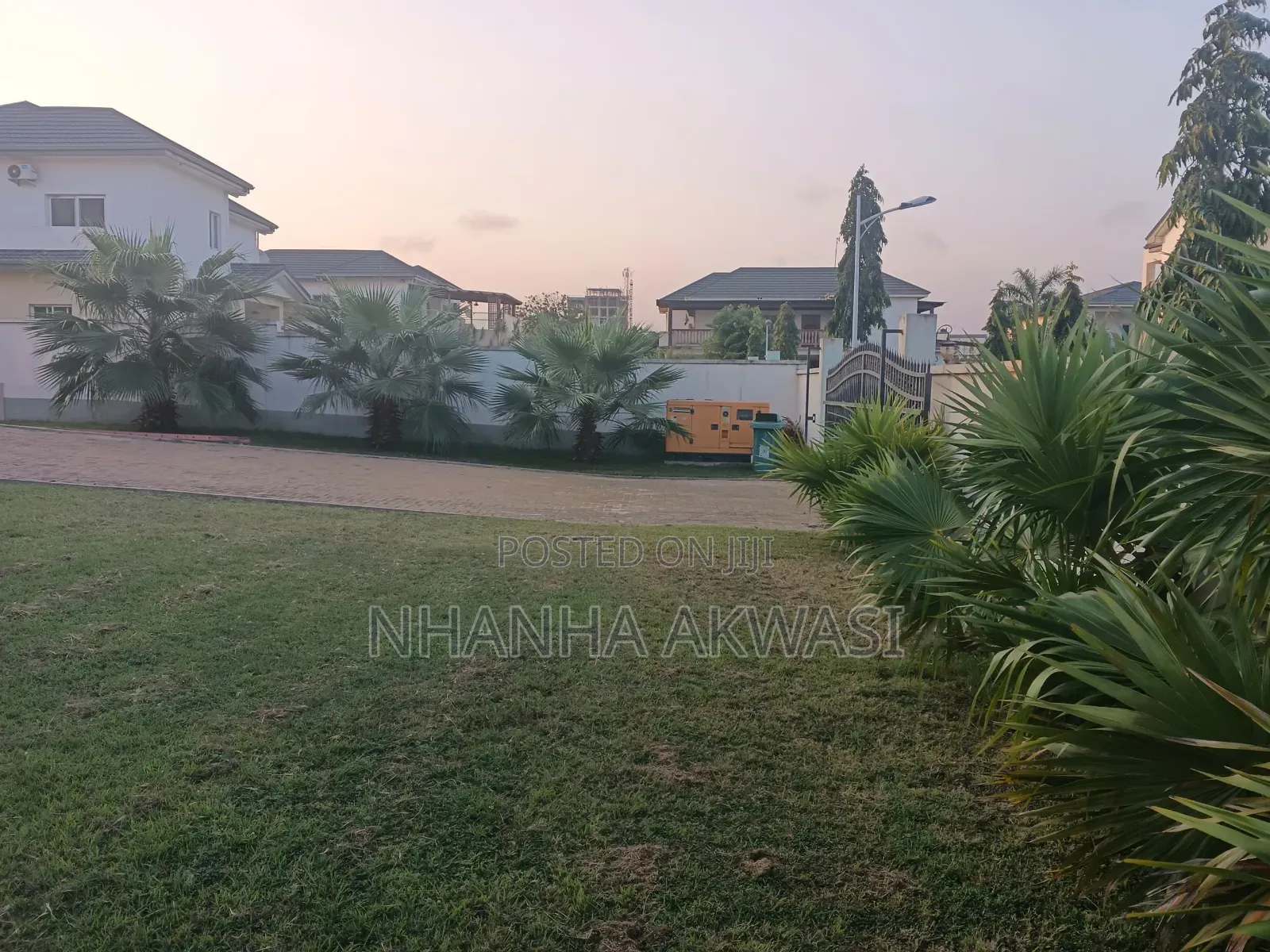 5bdrm House in Sakumono Ntac for rent