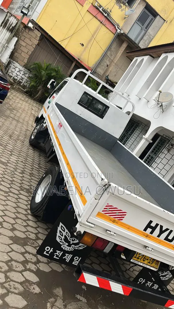 Hyundai Mighty 1