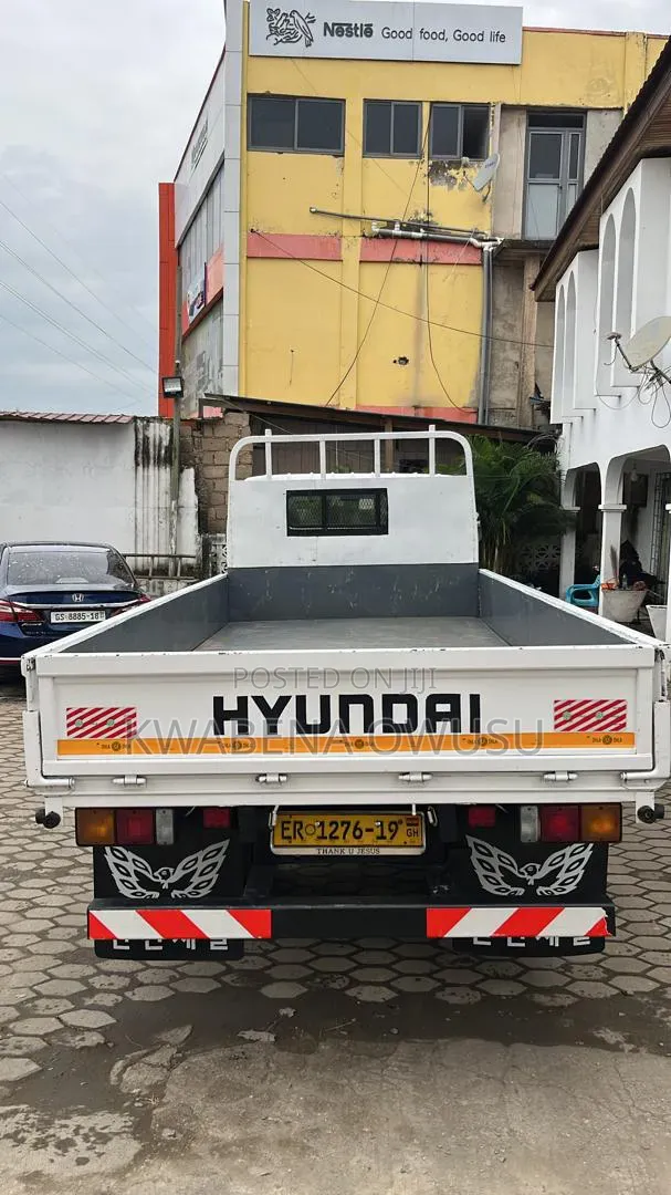 Hyundai Mighty 1
