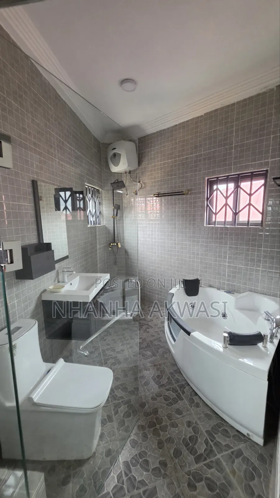 5bdrm House in Spintex Costa, Sakumono for rent