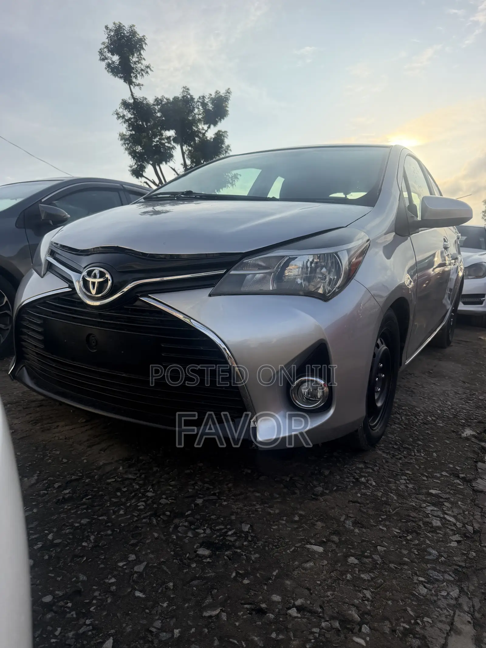 Toyota Yaris 2015 Silver