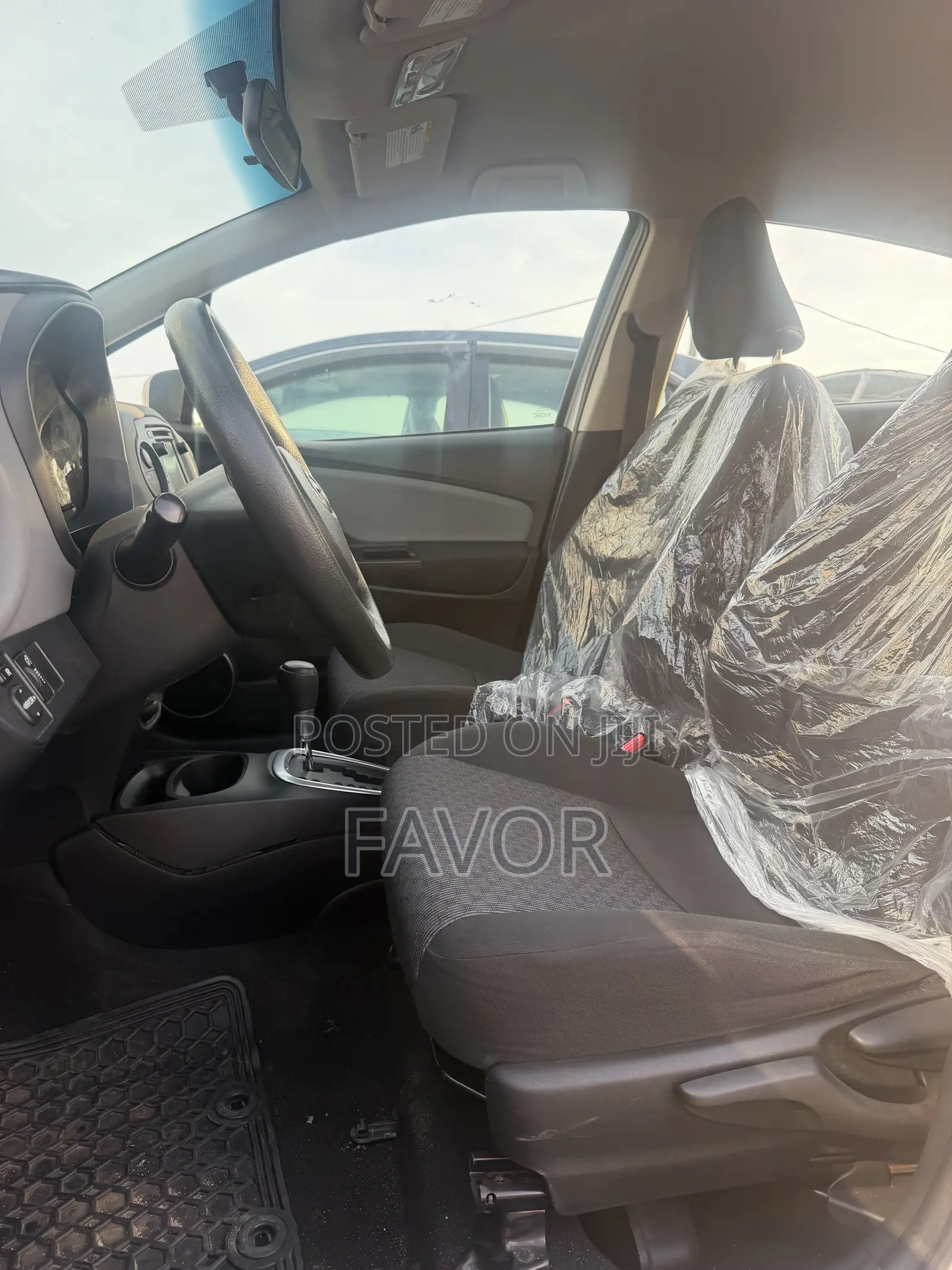 Toyota Yaris 2015 Silver