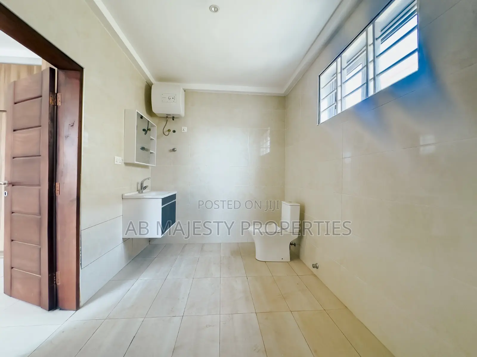3bdrm House in Ab Majesty, Accra Metropolitan for sale
