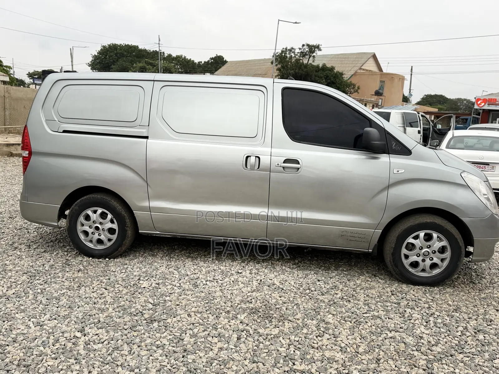 Hyundai Satellite 2013 Silver