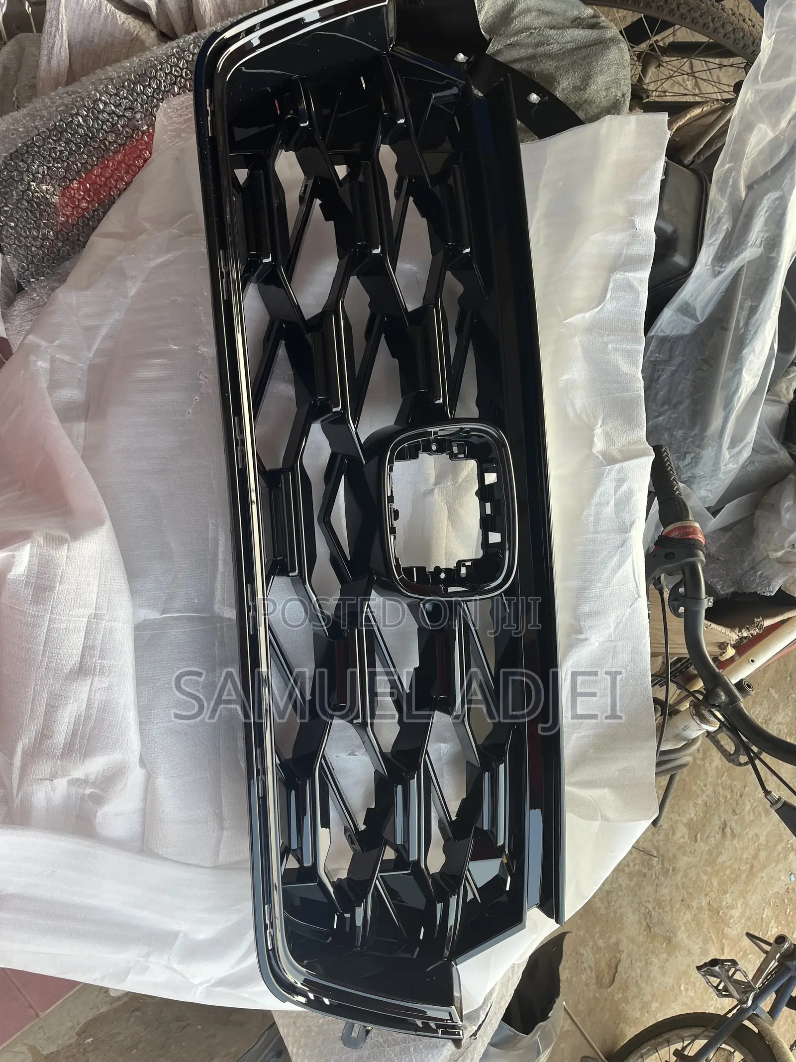 Honda CR-V 2023 to 2025  Hybrid Top Grille/ Shells.
