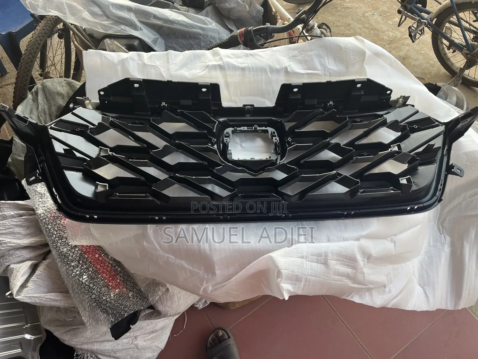 Honda CR-V 2023 to 2025  Hybrid Top Grille/ Shells.