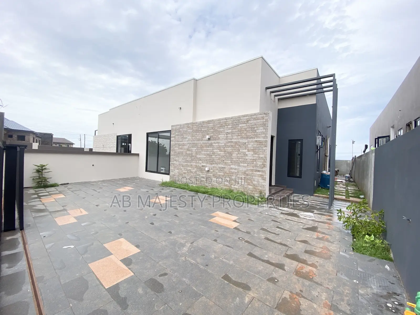 3bdrm House in Ab Majesty, Accra Metropolitan for sale