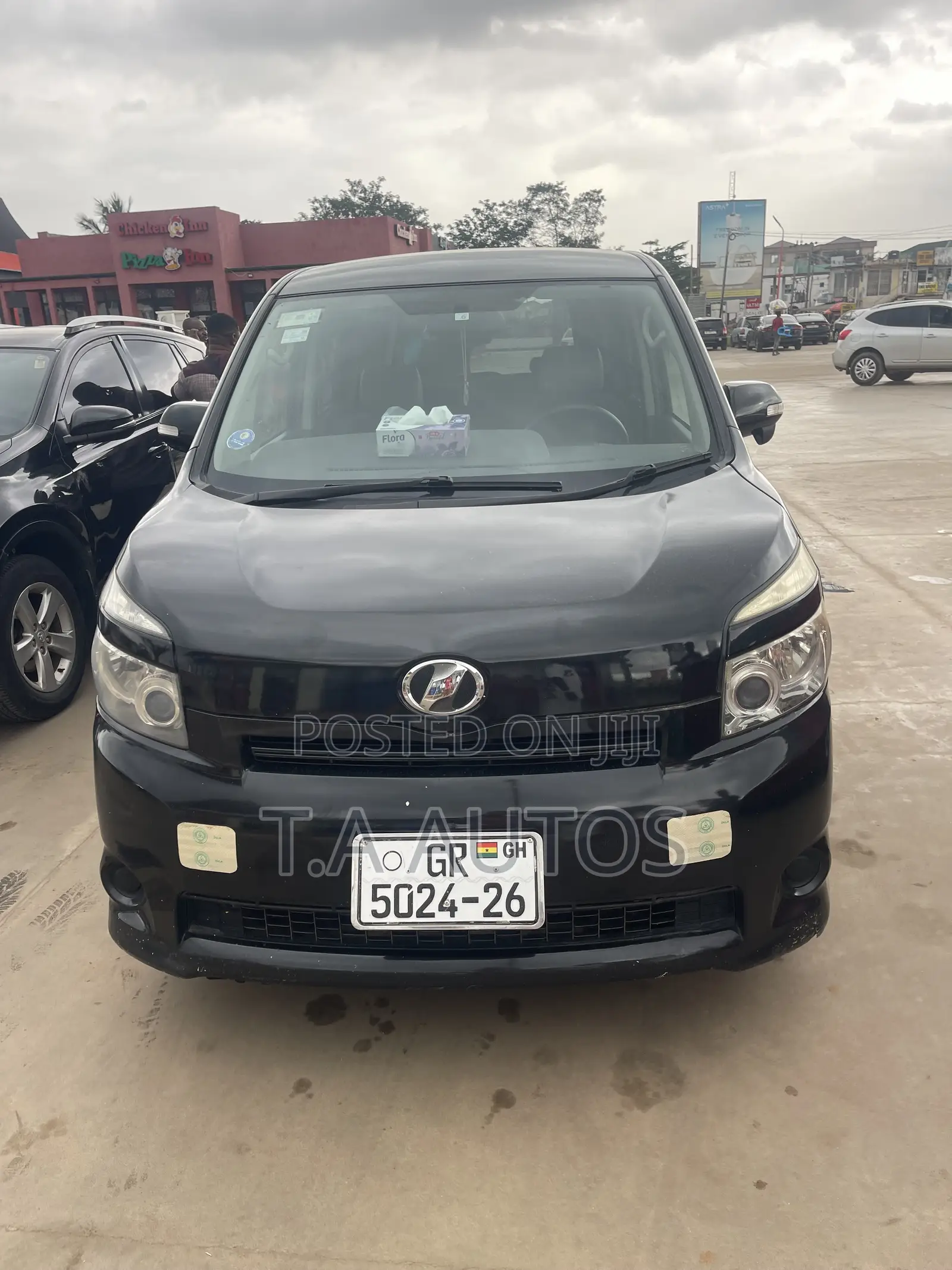 Toyota Voxy X 4WD 8-Seater 2010 Black