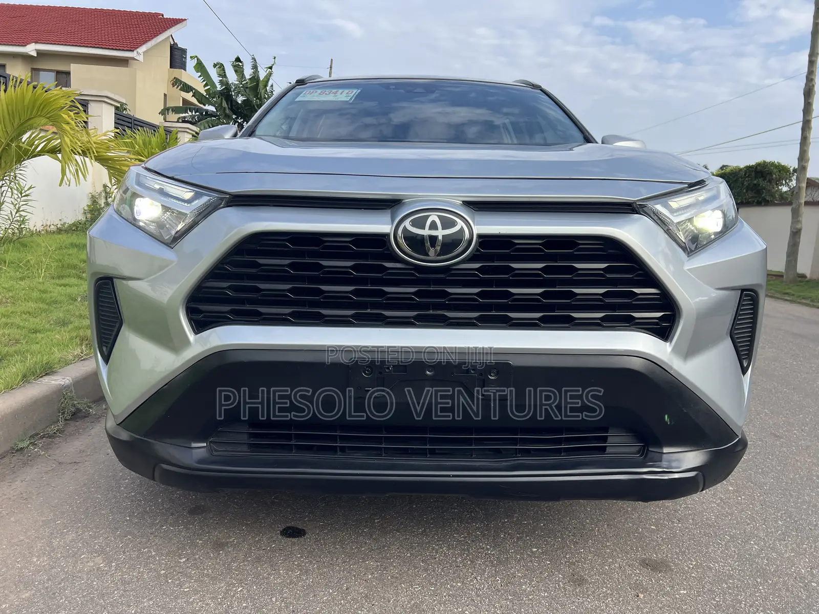 Toyota RAV4 XLE 2022 Silver
