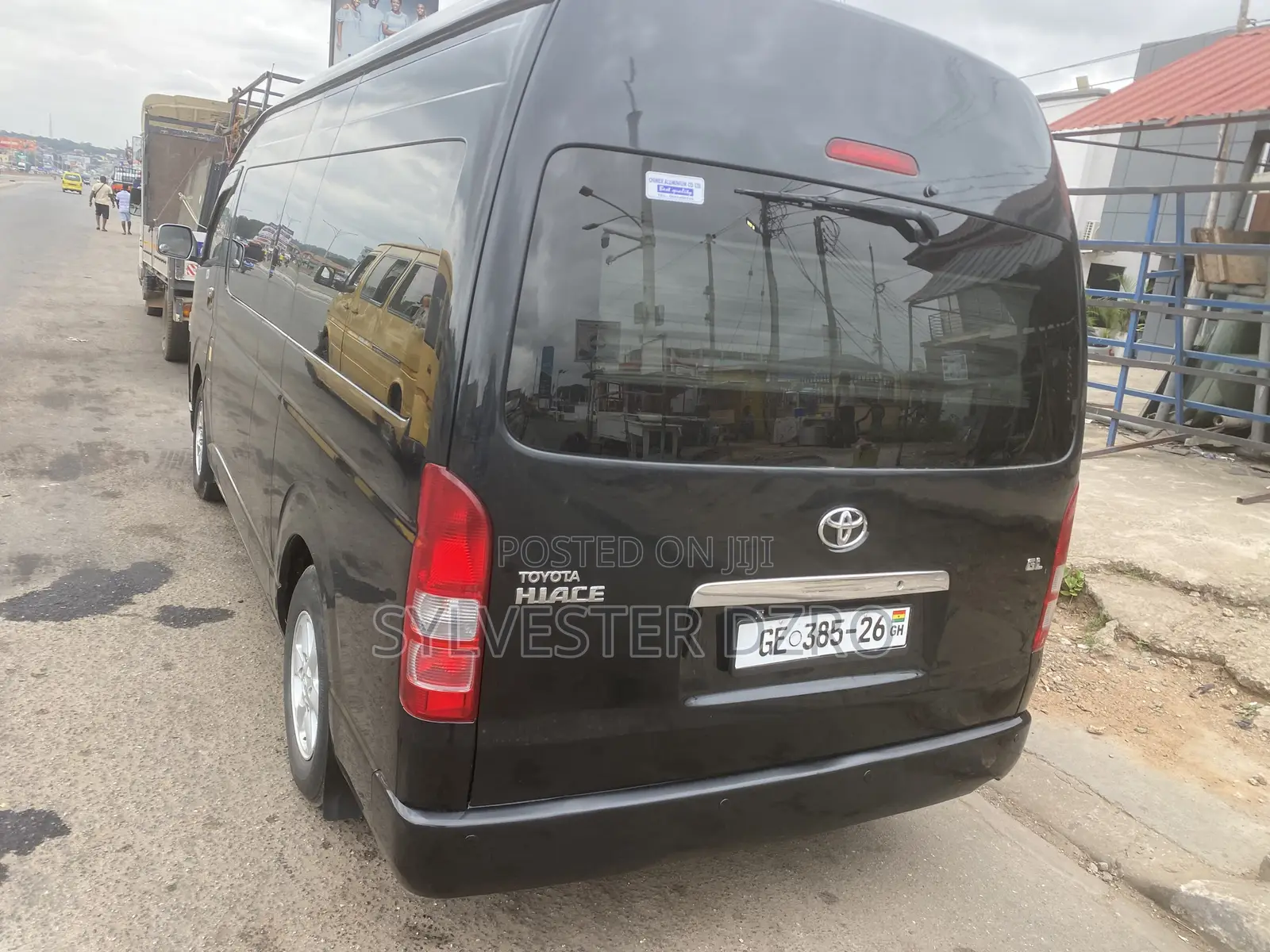 Toyota HiAce 2012 Black