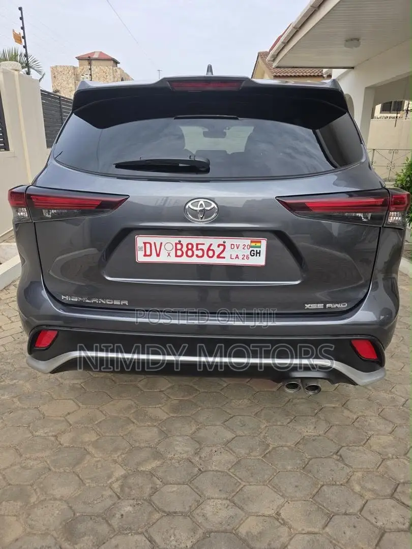 Toyota Highlander XSE AWD 2024 Gray