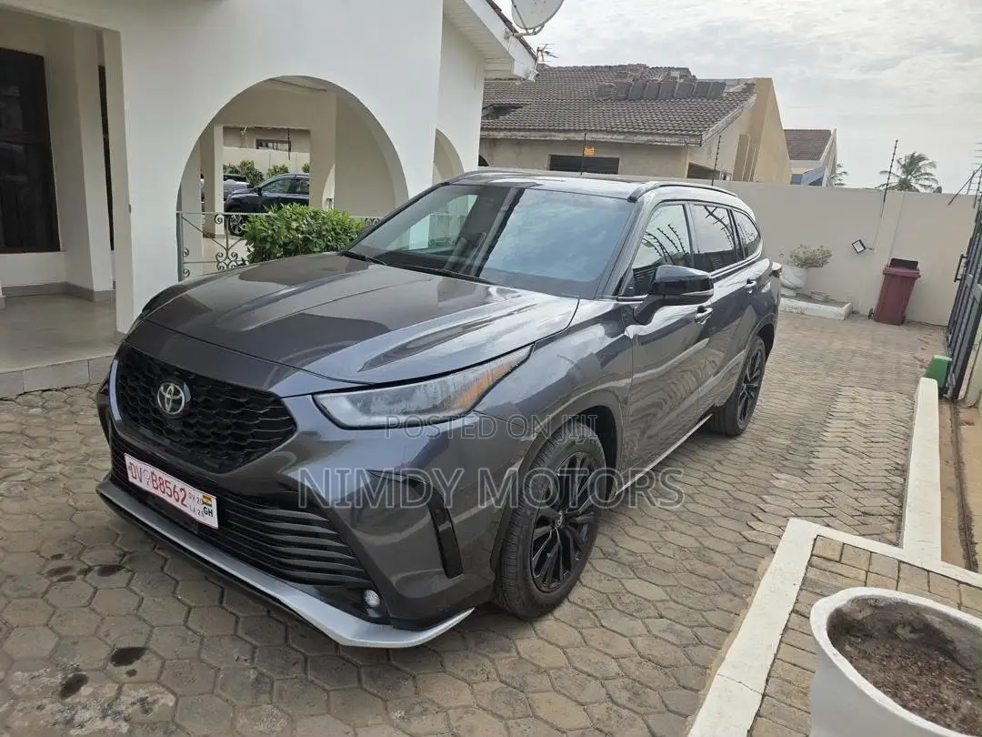 Toyota Highlander XSE AWD 2024 Gray