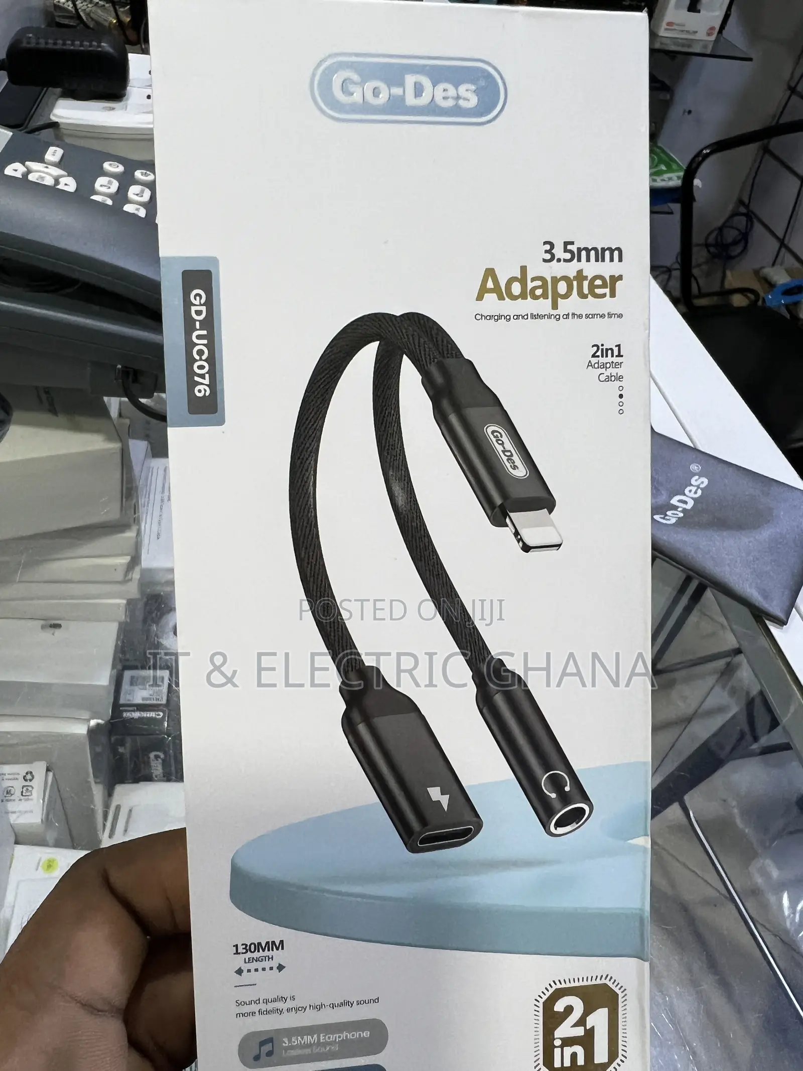 Lighting to 3.5mm Jack Adapter