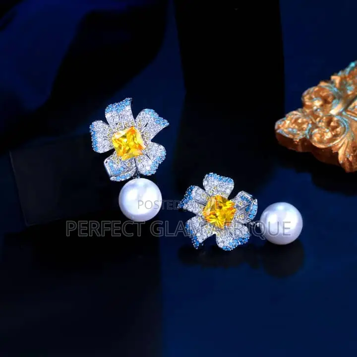 Zirconia Pearl Earring