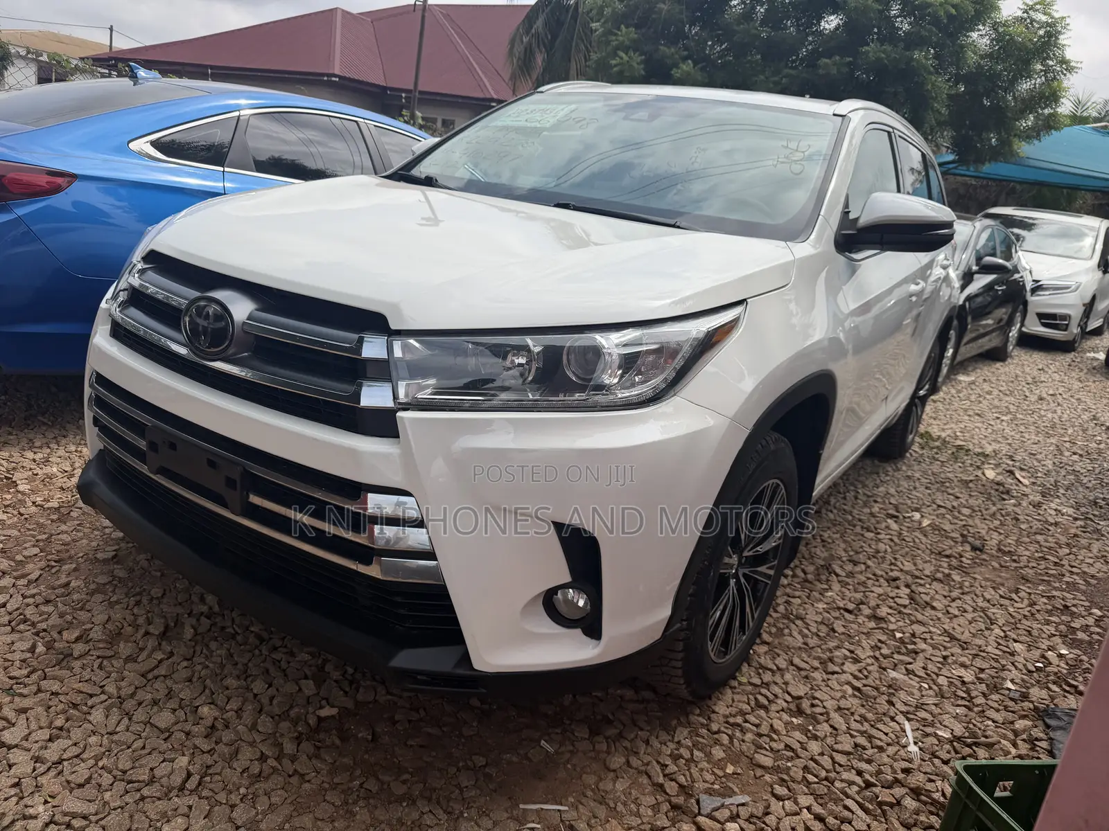 Toyota Highlander XLE 4x4 V6 (3.5L 6cyl 8A) 2018 White