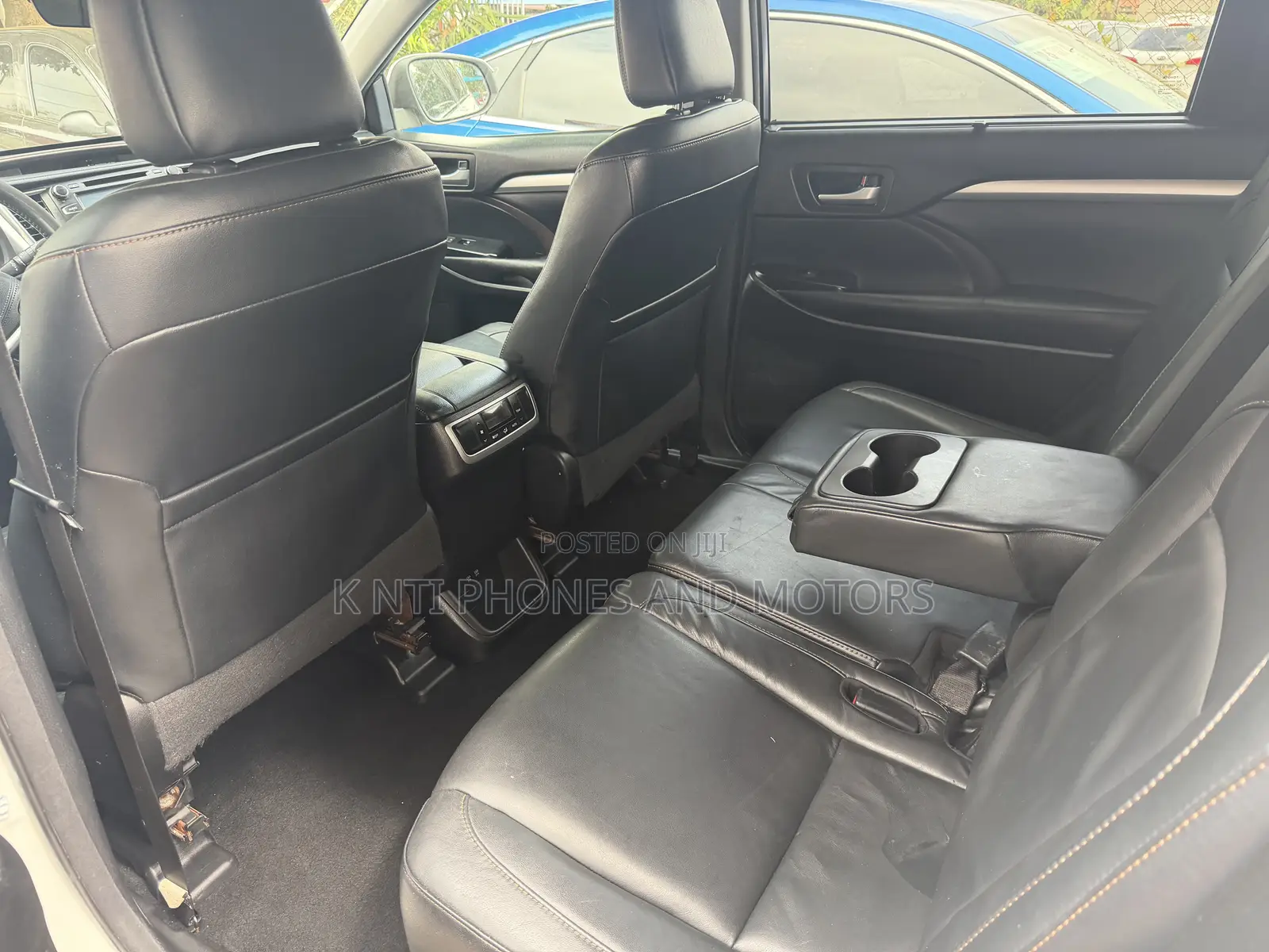 Toyota Highlander XLE 4x4 V6 (3.5L 6cyl 8A) 2018 White