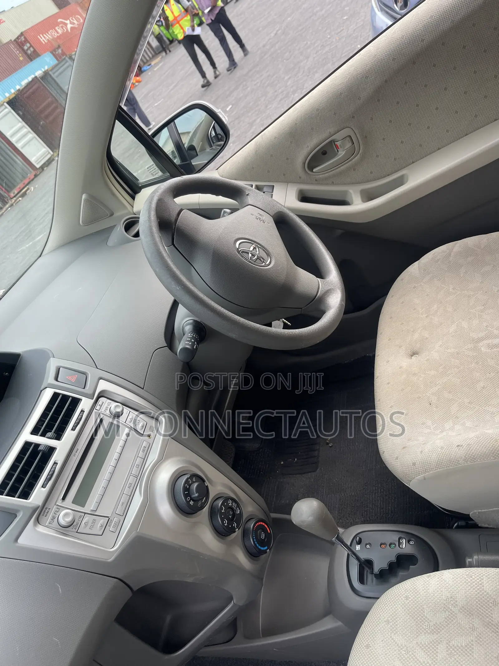 Toyota Vitz 1.0 FWD 3dr 2010 Silver