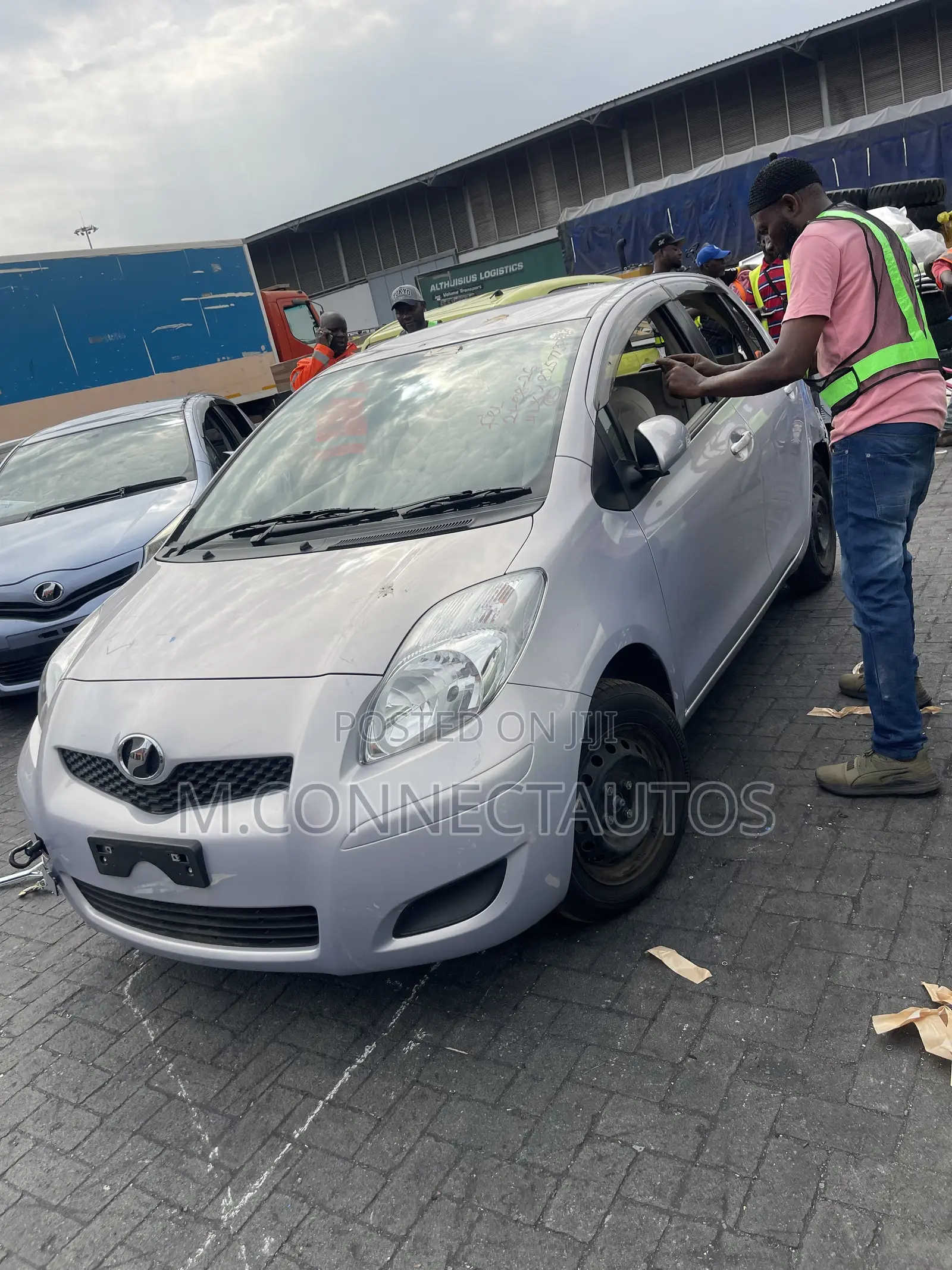 Toyota Vitz 1.0 FWD 3dr 2010 Silver