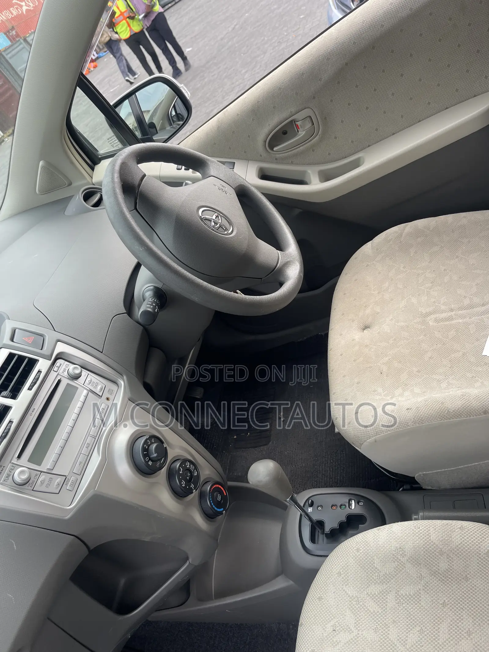 Toyota Vitz 1.0 FWD 3dr 2010 Silver