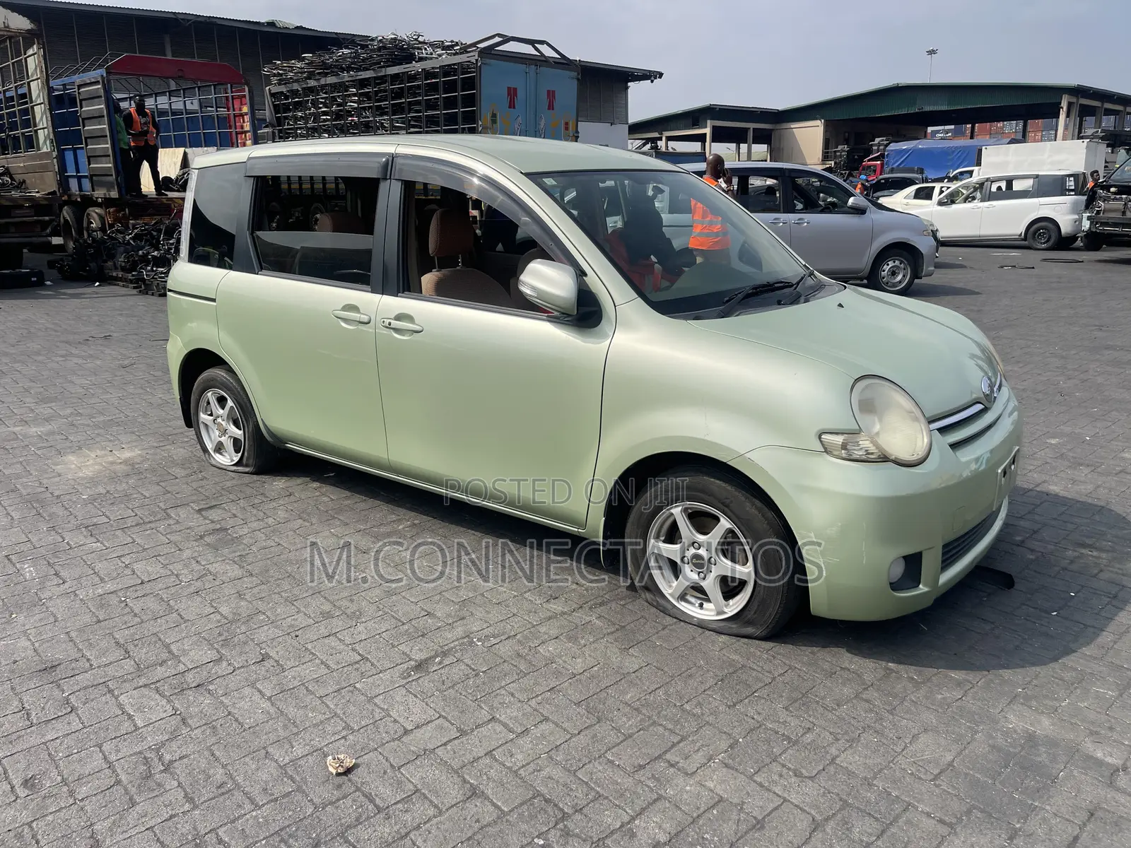 Toyota Sienta 1.5 AWD 2010 Green