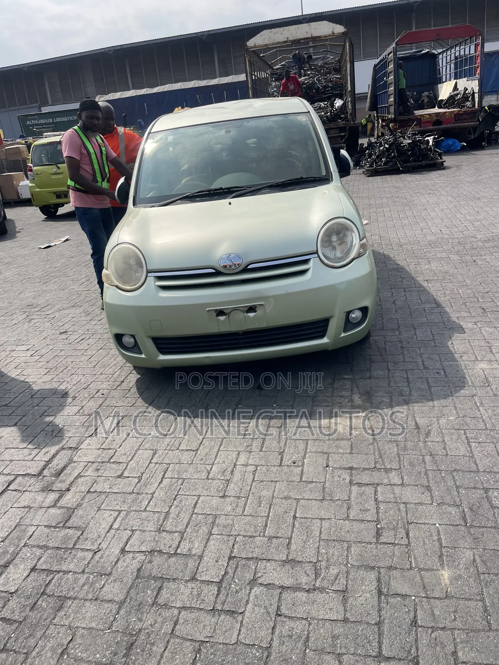 Toyota Sienta 1.5 AWD 2010 Green
