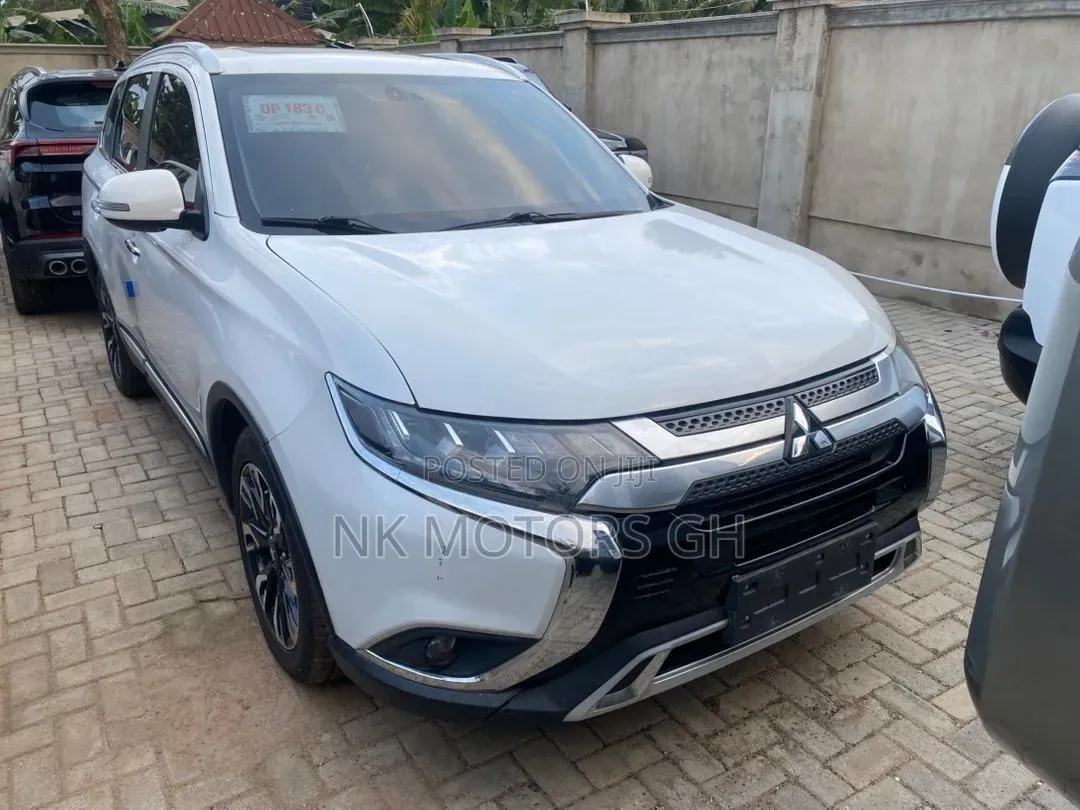Mitsubishi Outlander SEL FWD 2019 White