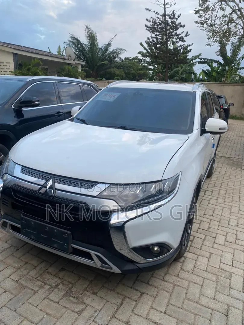 Mitsubishi Outlander SEL FWD 2019 White