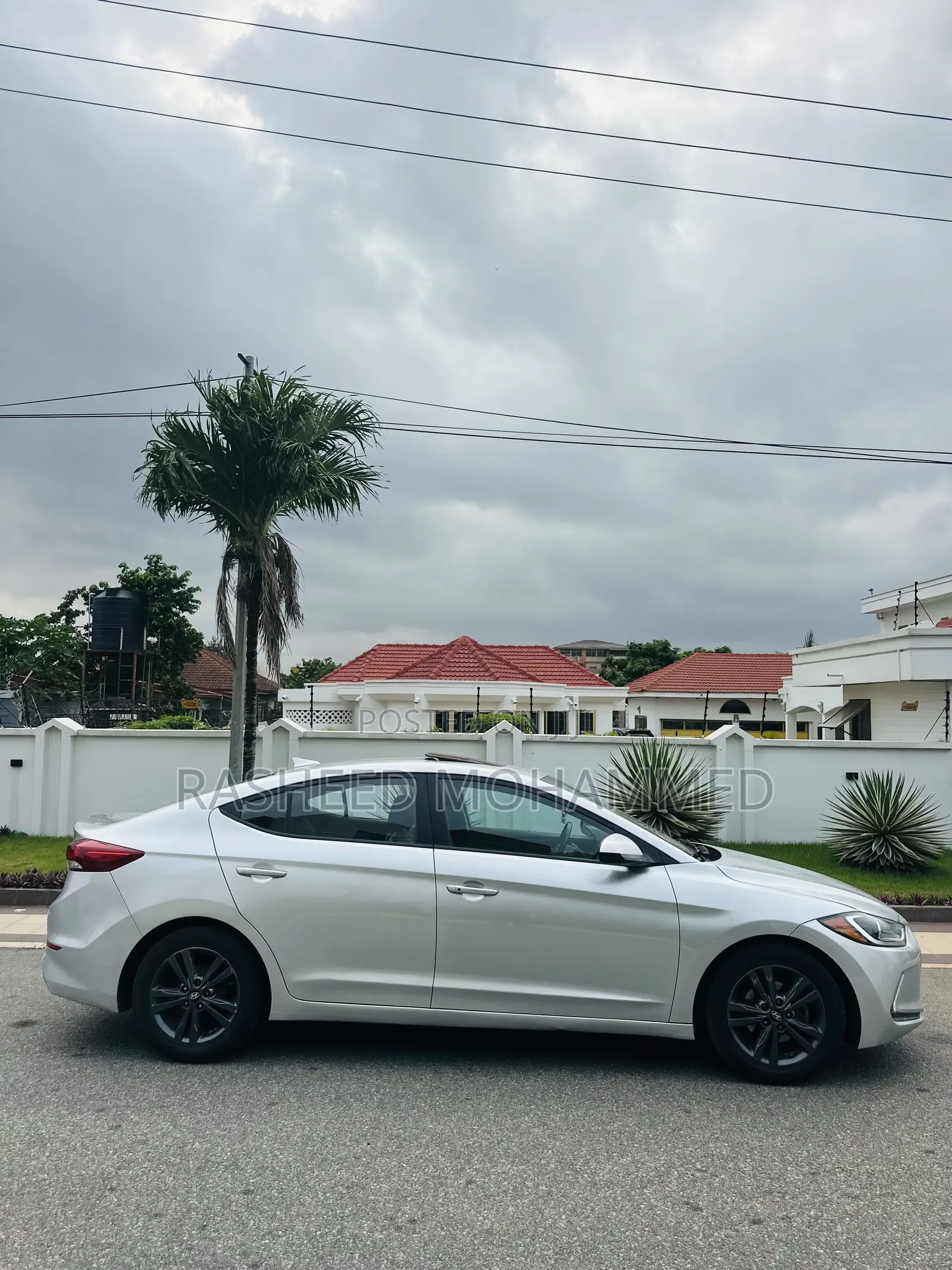 Hyundai Elantra Limited Sedan FWD (2.0L 4cyl 6A) 2017 Silver