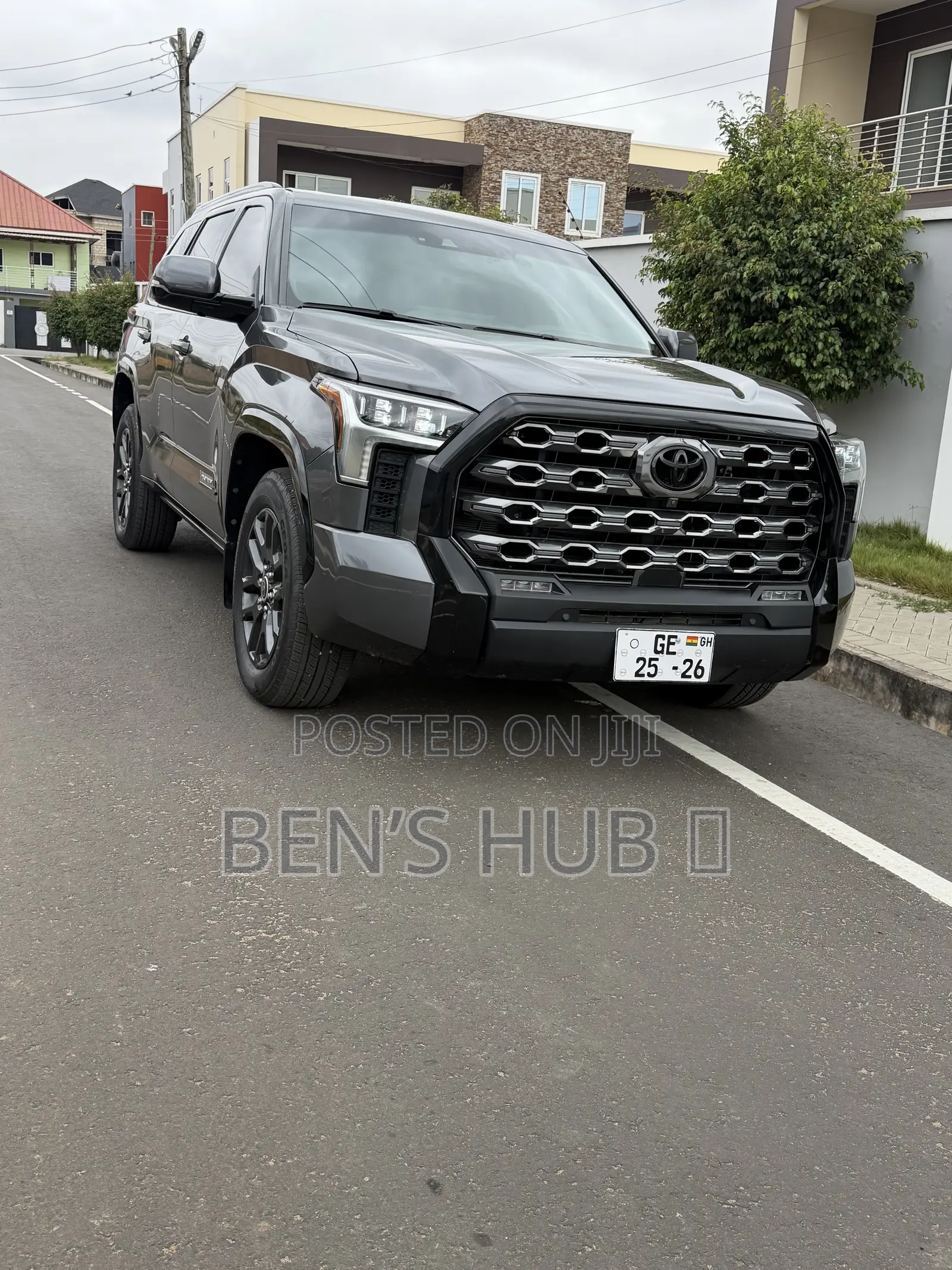 Toyota Sequoia Platinum 4WD 2023 Gray