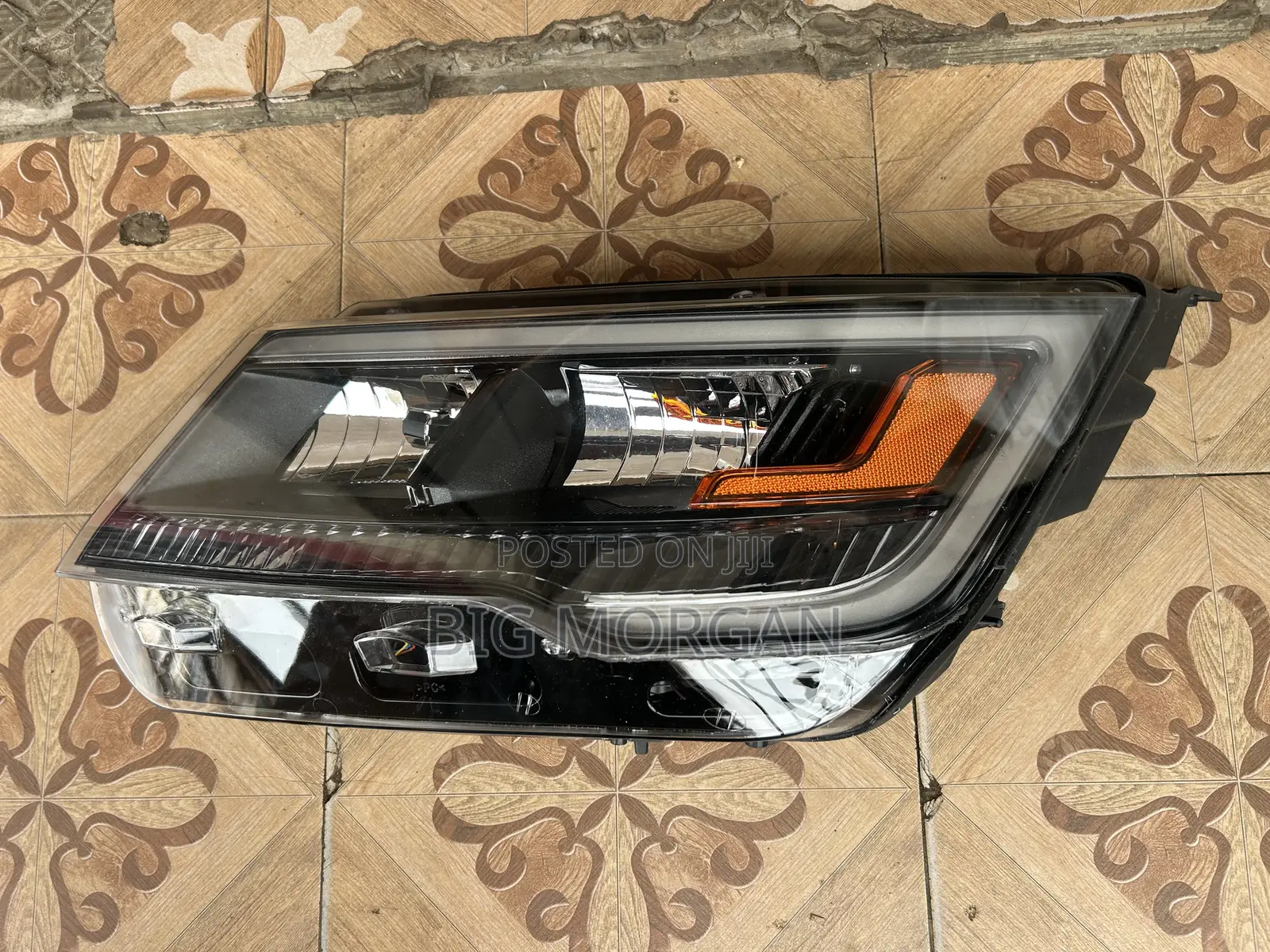 Ford Explorer 2017 2018 2019 Headlight