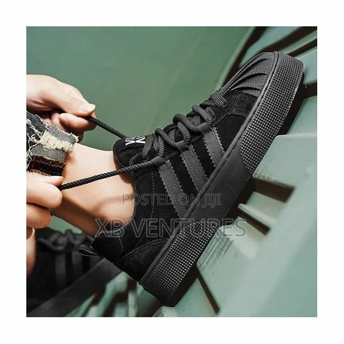 Gentle Sleek Men Sneakers