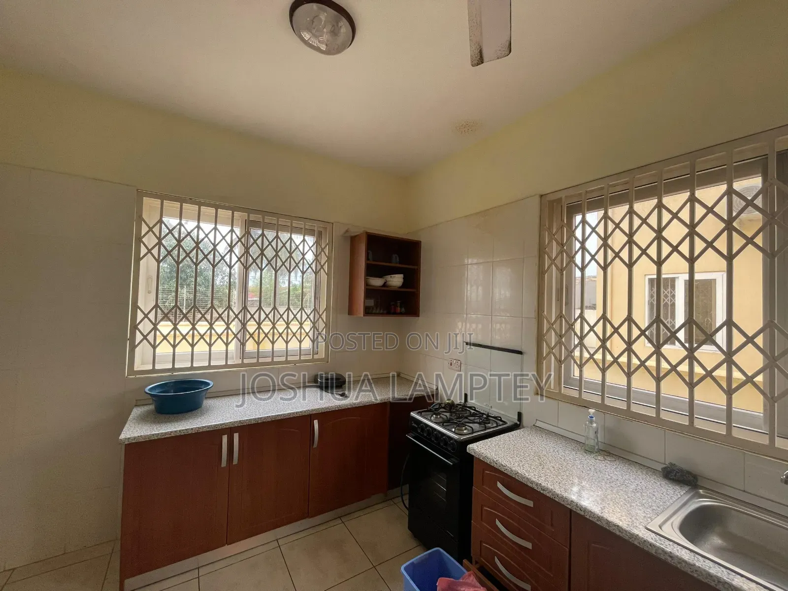 Furnished 4bdrm House in Petroleum Estate, Mile 7 for rent