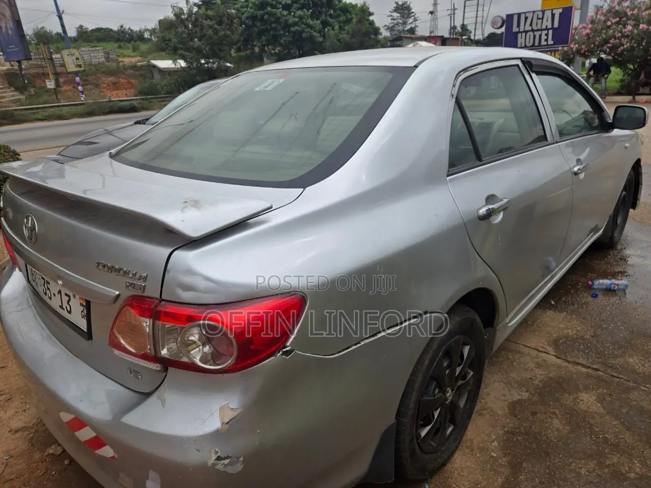 Toyota Corolla LE 4dr Sedan (1.8L 4cyl 4A) 2013 Silver
