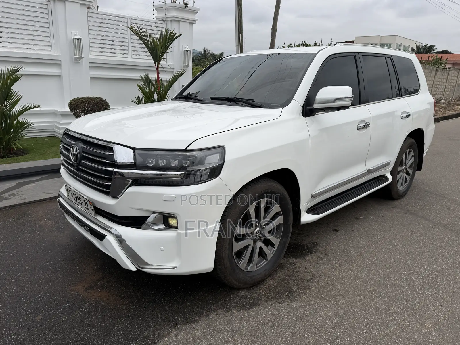 Toyota Land Cruiser 5.7 V8 2013 White