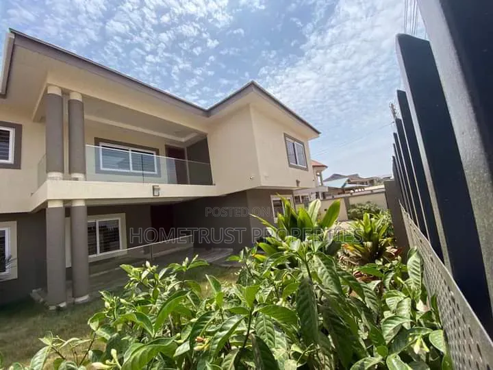 4bdrm Duplex in East Airport for sale