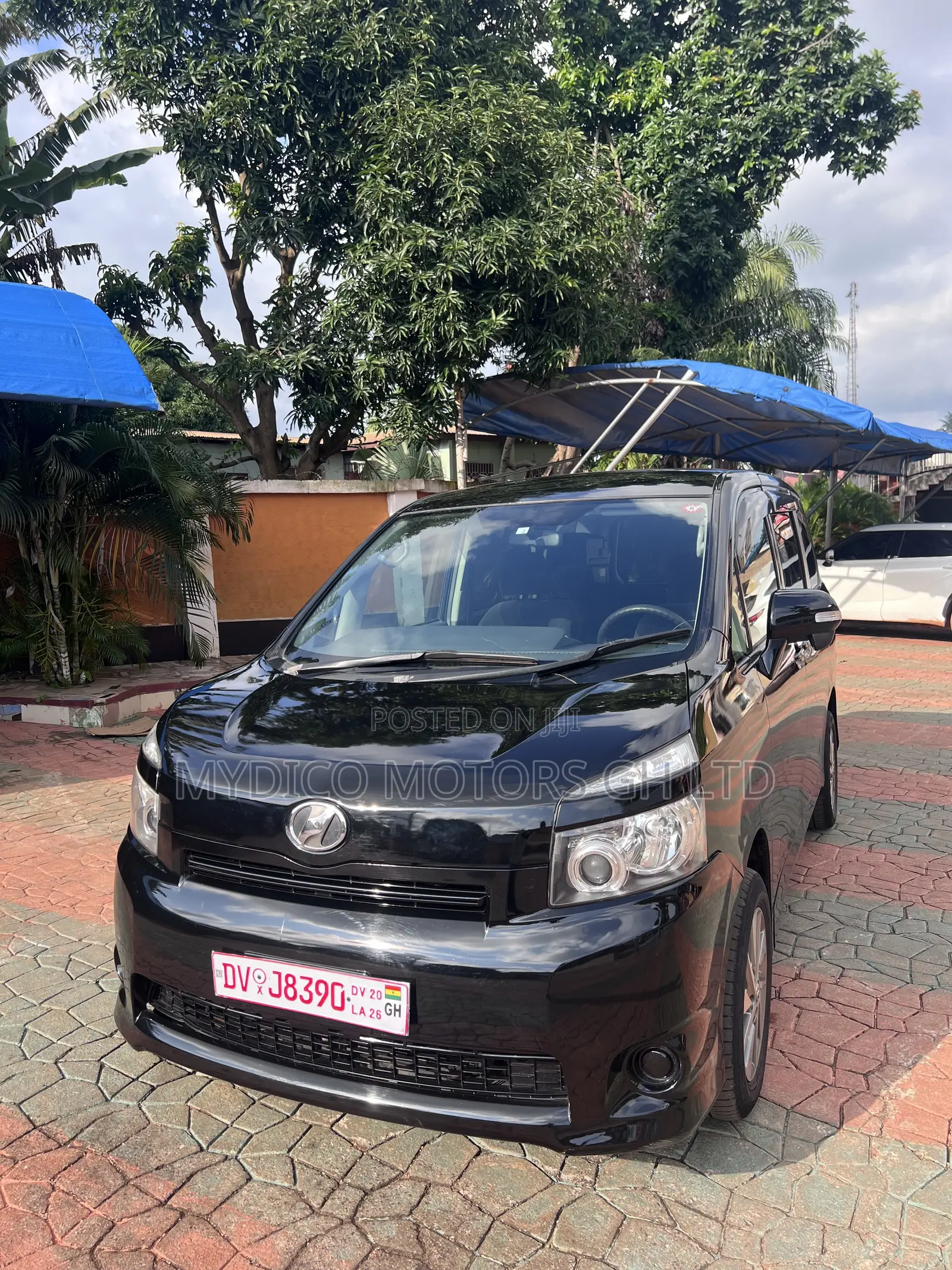Toyota Voxy V 2WD 8-Seater 2010 Black