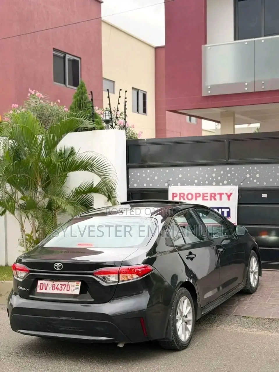 Toyota Corolla LE 2021 Brown